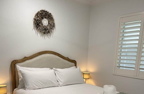 Blayney Casa | The Albion - Light & Cosy