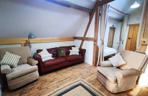 Longtown Casa | The Granary at Gwatkin Red Cow