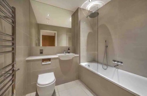 St. George's Apartamento | Stylish one bedroom apartment with patio balcony