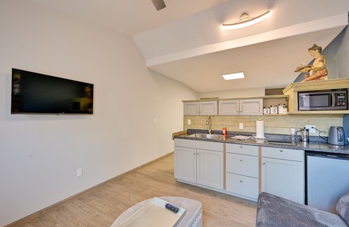 Crestone Apartamento | Central Crestone Studio, 2 Mi to Hiking Trails!