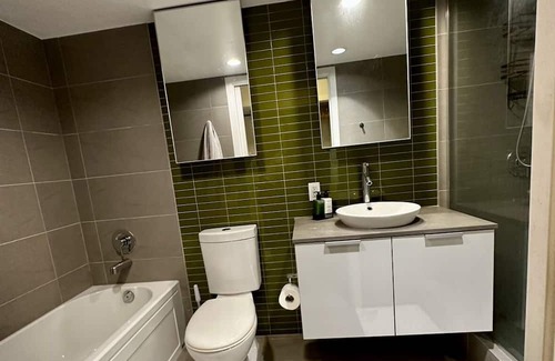 Chinatown Apartamento | Cozy Master Suite Room in Gastown Vancouver