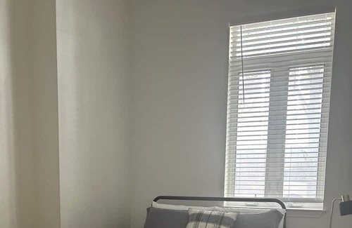 Third Ward Apartamento | Spacious and Modern 4 Bedroom Uptown Charlotte. Walk to Bank of America Stadium!