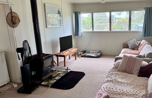 Venus Bay Cabaña | The Shack - cute cottage by the coast