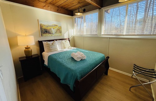 Clemmons Cabaña | Escape to our cozy cottages nestled in Tanglewood Park's peaceful woods
