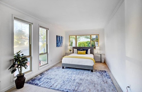 San Rafael Casa | 5BD San Rafael Retreat w/ Billiards, BBQ, & Views!