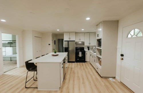 Provo Casa | Spacious 4-BR Oasis with Private Indoor Pool & Hot Tub