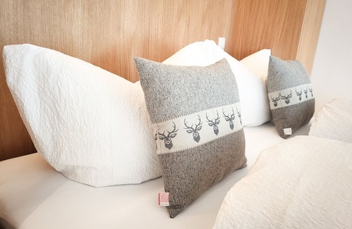 Schwarzenberg Apartamento | AlpenblickStudio-at | Views of the Alps, Gym & Sauna