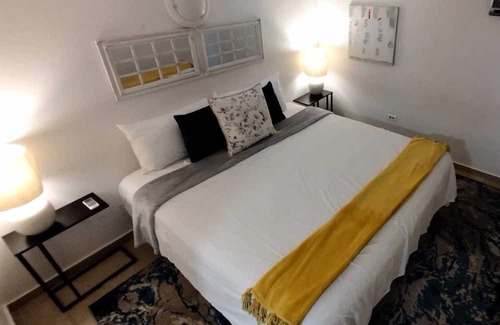Sabana Llana Norte Apartamento | in San Juan King Size Apartment