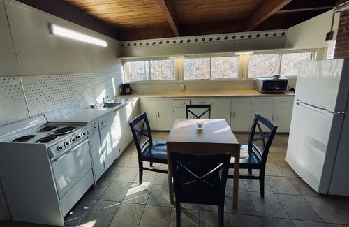 Clemmons Cabaña | Escape to our cozy cottages nestled in Tanglewood Park's peaceful woods