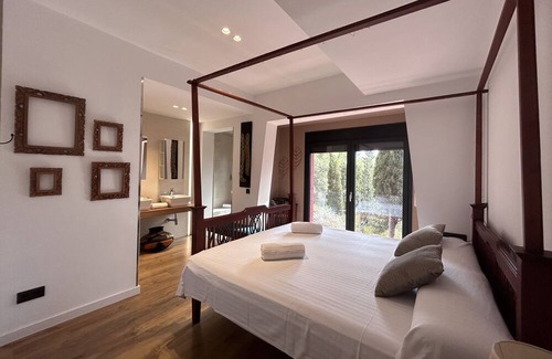 Tamarit Casa | Vacation home Alta Garrotxa in Tarragona - 8 persons, 4 bedrooms