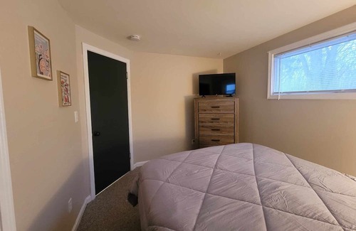 Lindbergh Lawns Casa | Cozy Cape convenient to Fairgrounds, Downtown,Hospitals,Amphitheater & much more