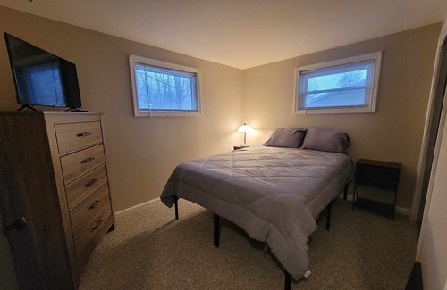 Lindbergh Lawns Casa | Cozy Cape convenient to Fairgrounds, Downtown,Hospitals,Amphitheater & much more