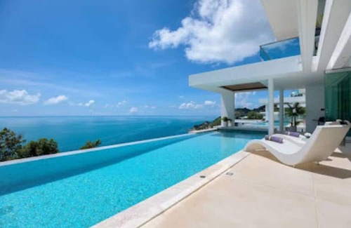 Talat Yai Villa | Luxurious 2-Bedroom Villa with Private Pool and Lush Garden in Karon, Phuket