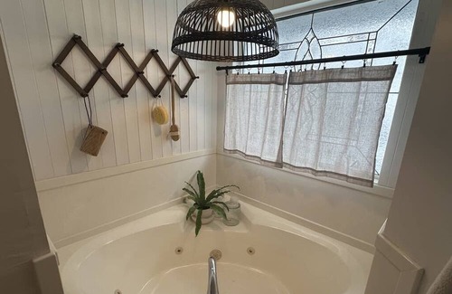 Highland Casa | Modern Transitional Family Home l Skyline by Stay
