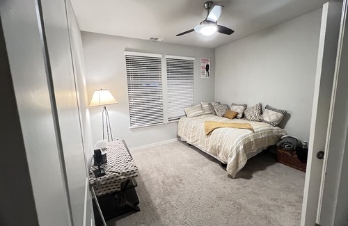 Spring Hill Casa | Professional Short Term Rental! Close to everything in Spring Hill! Pet Friendly