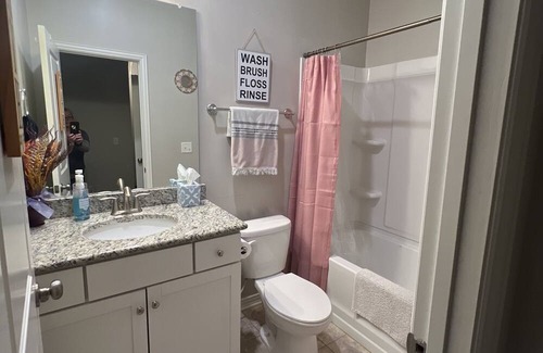 Spring Hill Casa | Professional Short Term Rental! Close to everything in Spring Hill! Pet Friendly
