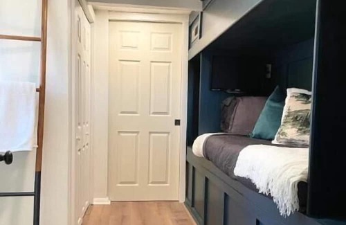 Payson Cabina | In the woods but close to it all