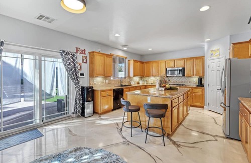 Silverado Ranch Casa | Lavender Oasis-Your Retreat from the Vegas Hustle