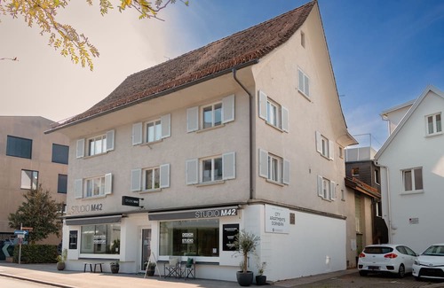 Dornbirn Apartamento | "Rom 6 - Creative Living Sanctuary for City Explorers in the Heart of Dornbirn"