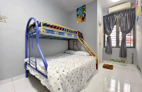 Tebrau Casa | A Chic & Comfy 4BR Home with Private Pool