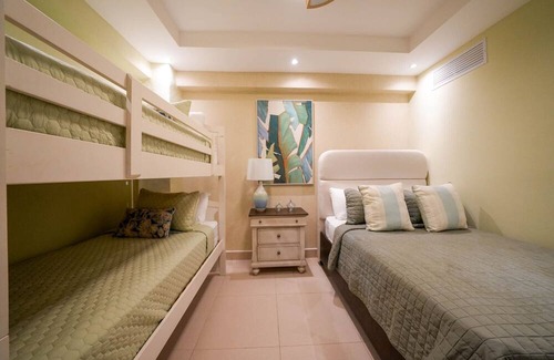Juan Dolio - El Pueblo Apartamento | Escape To Paradise Beachfront 2br beach