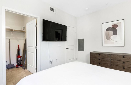 Moreno Valley Apartamento | Modern Apartment in Prime Location (ID7929X67)