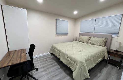 Tukwila Casa | Charming 2 bedroom, 2 Bathroom Home in Convenient, Prime, and Central Location