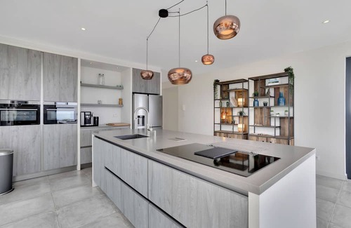 Sabadeco Casa | Kas di Luna, NEW! Luxury villa with gorgeous ocean views and infinity pool.