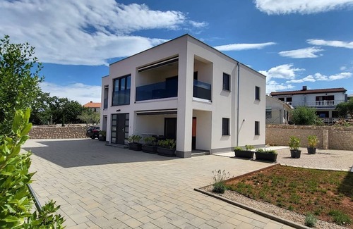 Marsici Apartamento | One bedroom apartment with terrace Kremenići, Krk (A-21679-a)