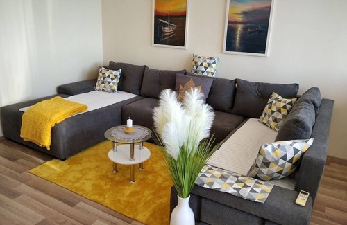 Sibenik Apartamento | Two bedroom apartment with balcony and sea view Šibenik (A-22002-a)