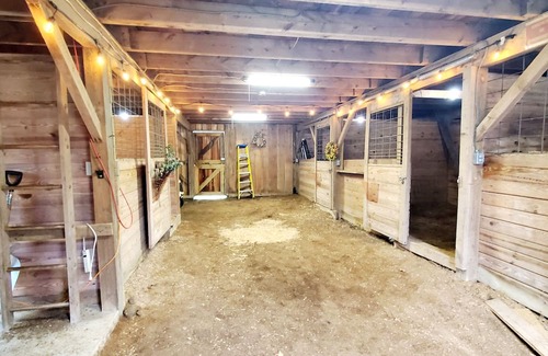 Hebron Casa | Barn Rental