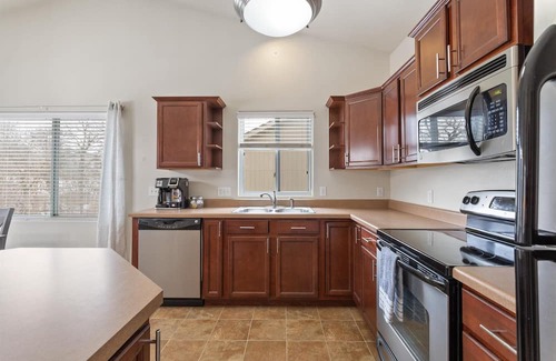 Bellevue Casa | Serene 2 Bdrm Home close to Offutt and Omaha