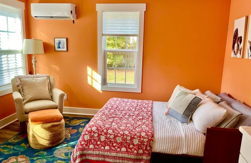 Southern Pines Casa | The Birdie Bungalow - quaint, fully fenced, pool and deck in Southern Pines