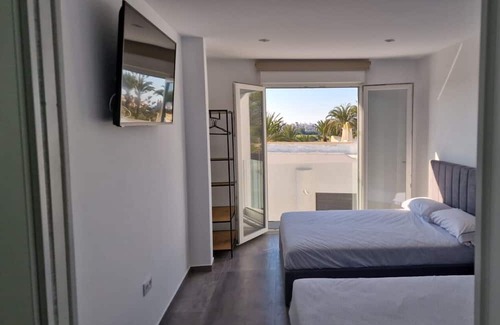 Almerimar Casa | Holiday Home 'Apartamento Gaviota 7' with Shared Terrace, Wi-Fi and Air Conditioning