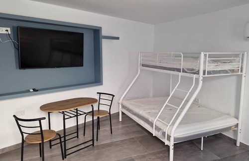 Almerimar Casa | Holiday Home 'Apartamento Gaviota 10' with Shared Terrace, Wi-Fi and Air Conditioning