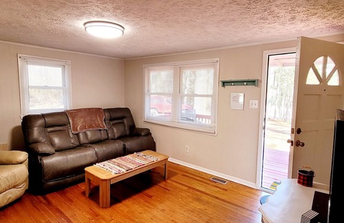 Cameron Cabaña | Whistling Pines Cottage