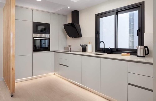 Gamarra Apartamento | Live Like a Local: Your Comfortable Retreat at Pasaje Igueldo, Málaga!