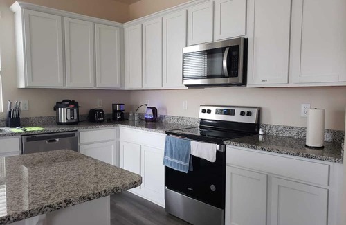 Northeast Raleigh Casa | A brand new, comfortable and clean private bathroom E