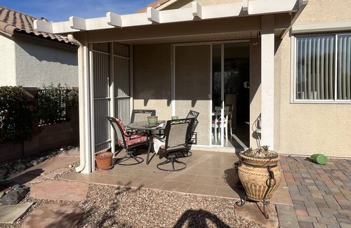Cortaro Casa | Updated home in 55+ community with pool, gym and courts.
