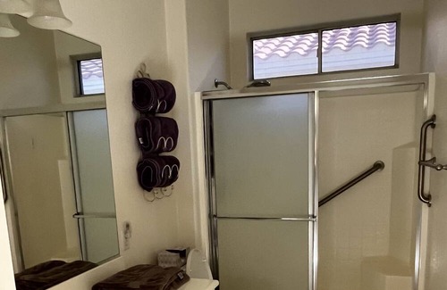 Cortaro Casa | Updated home in 55+ community with pool, gym and courts.