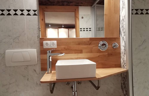 Altstadt Apartamento | Zentrale Wohlfühloase Inkl Parkplatz - Zum Blauen Schild