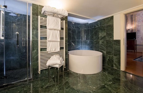 Rondo - Torretta Casa | Stylish Unit w/ Breakfast & Step to M5 Metro Line