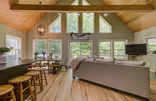 Conway Chalet De Esquí | Cranmore Adventure, Pet-Friendly |Game Area