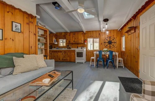 Conway Cabaña | Rustic Pet Friendly Cottage w/Private Beach Access