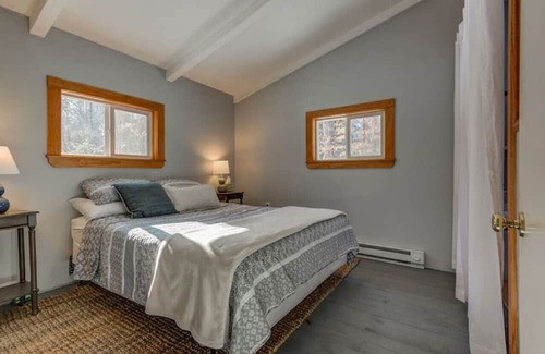 Conway Cabaña | Rustic Pet Friendly Cottage w/Private Beach Access