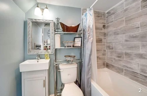 High Point Otro | Historic Home with Yard Near High Point University
