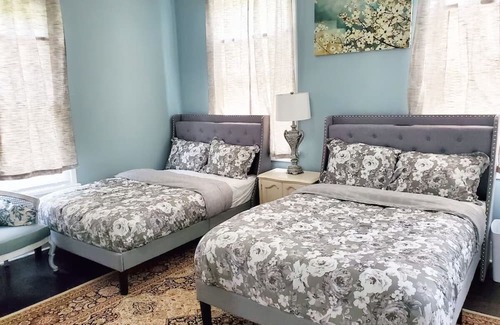 High Point Otro | Historic Home with Yard Near High Point University