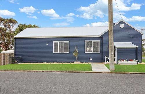 Allansford Casa | The "Old Guide Hall" - PET FRIENDLY