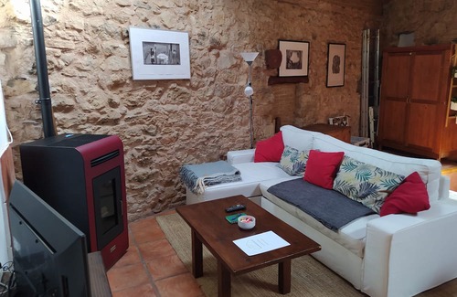 Riofrio del Llano Casa | LAS Casitas DEL Salado - LA Casita Roja Ideal Para Desconectar, Admite Mascotas