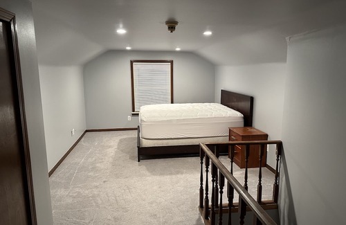 Allen Park Casa | Nice bungalow in quiet Allen Park neighborhood near airports/Downtown Detroit